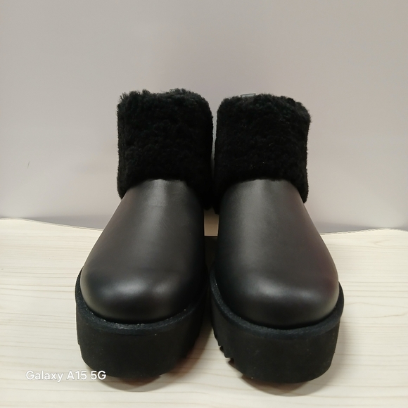 Women’s Ugg mini platform boots brand new size 11 - Picture 6 of 7